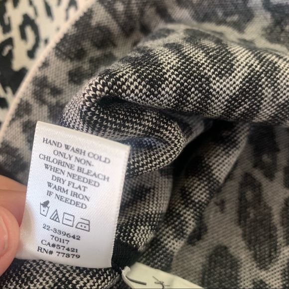Ann Taylor leopard print sweater - Picture 12 of 13